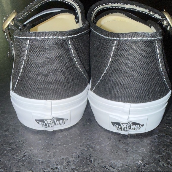 NEW VANS BLACK CANVAS MARY JANE BUCKLE WHITE RUBBER SOLE SNEAKERS SZ 8 BRAND NEW - Picture 13 of 15
